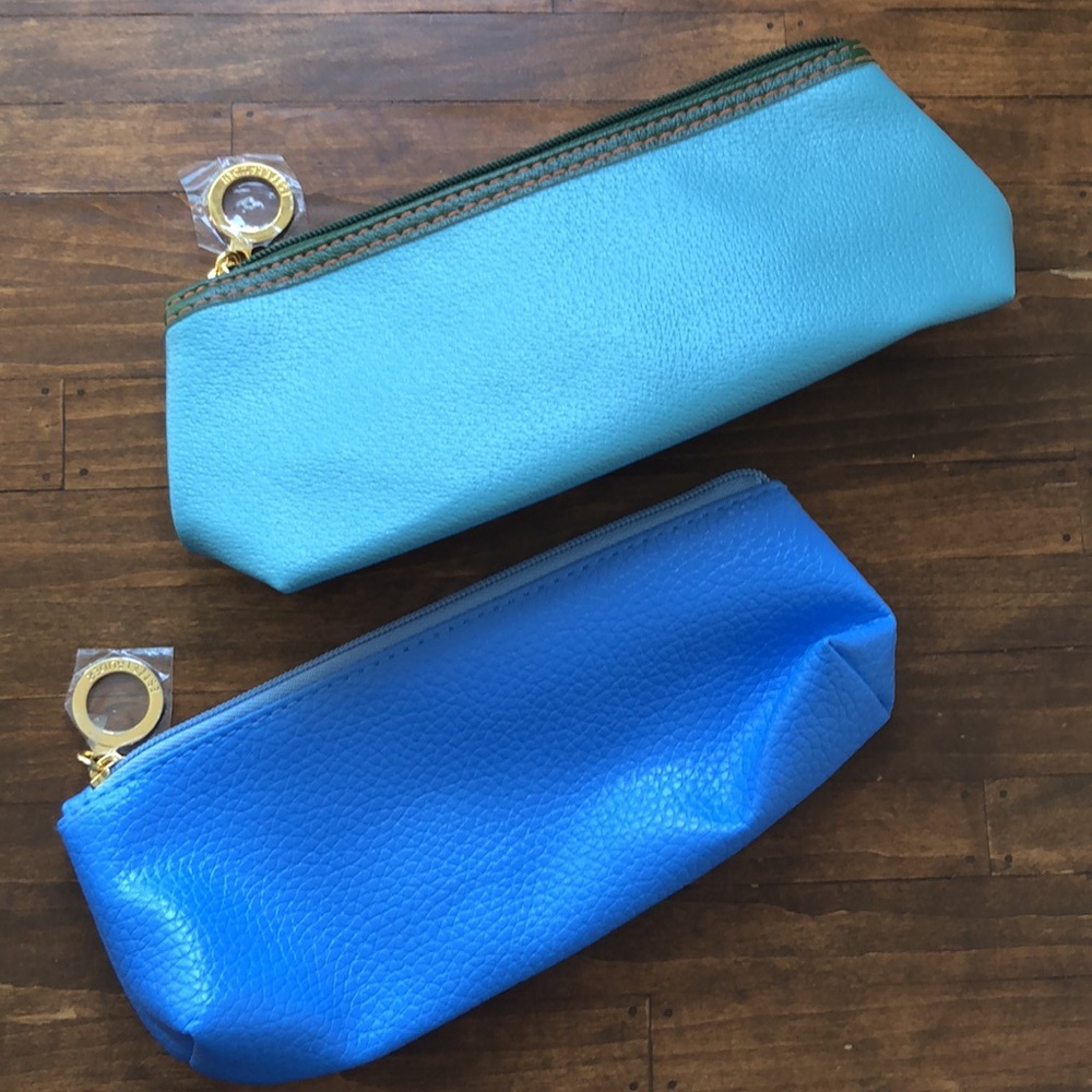 2 - Estee Lauder make up bag, organizers
